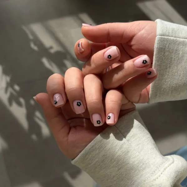Short art manicure