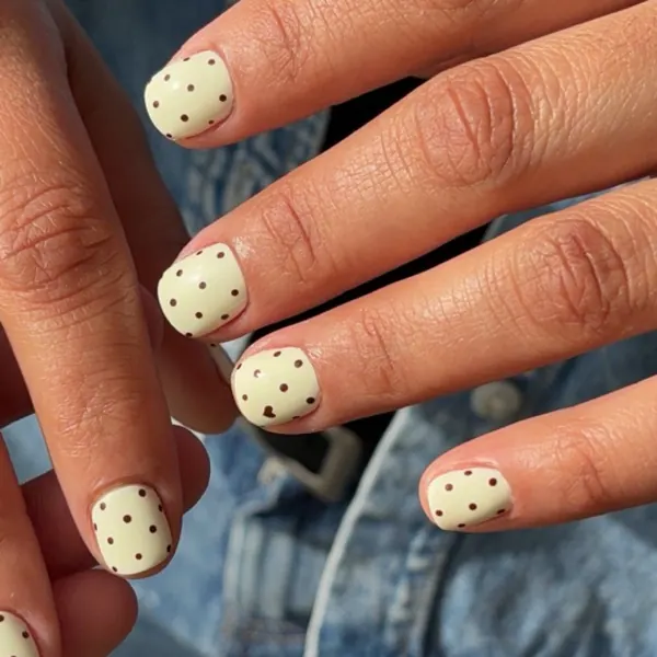 Polka-dot nails