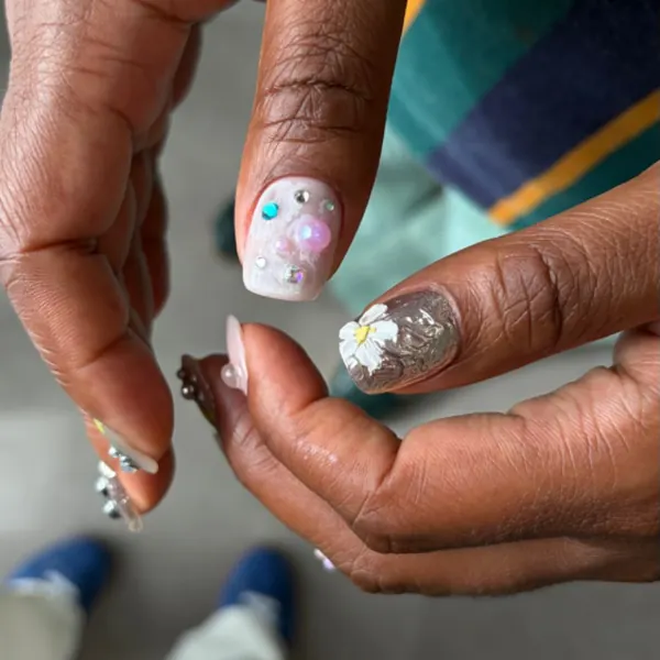 Floral nail art