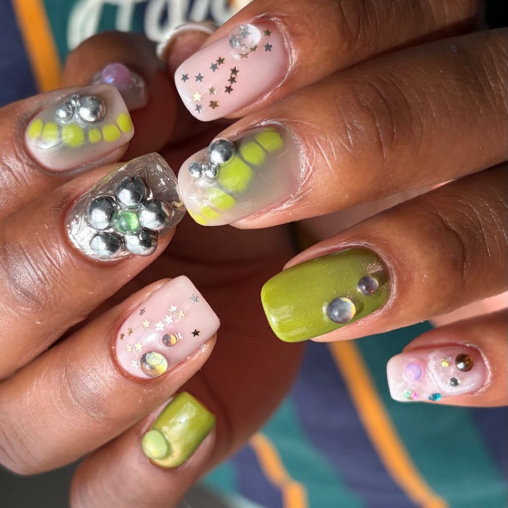 Chrome gem nail art
